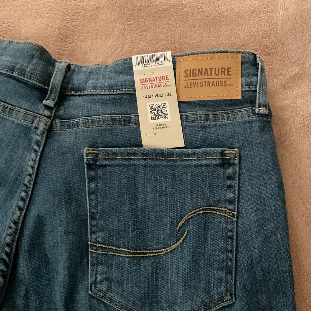 Signature by Levi Strauss Classic Denim Jeans